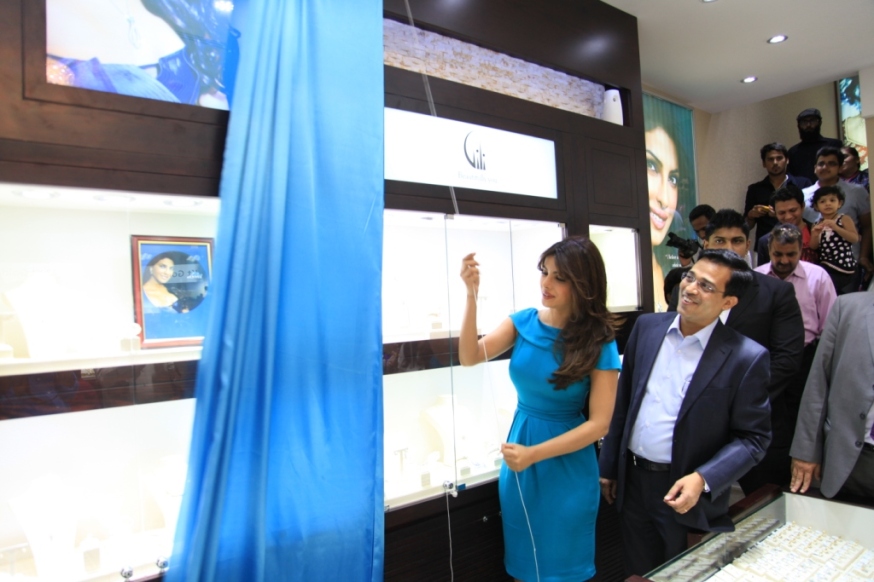 Priyanka Chopra & Ajay Pandya, CEO Gitanjali International Brands Business unveling the new collection